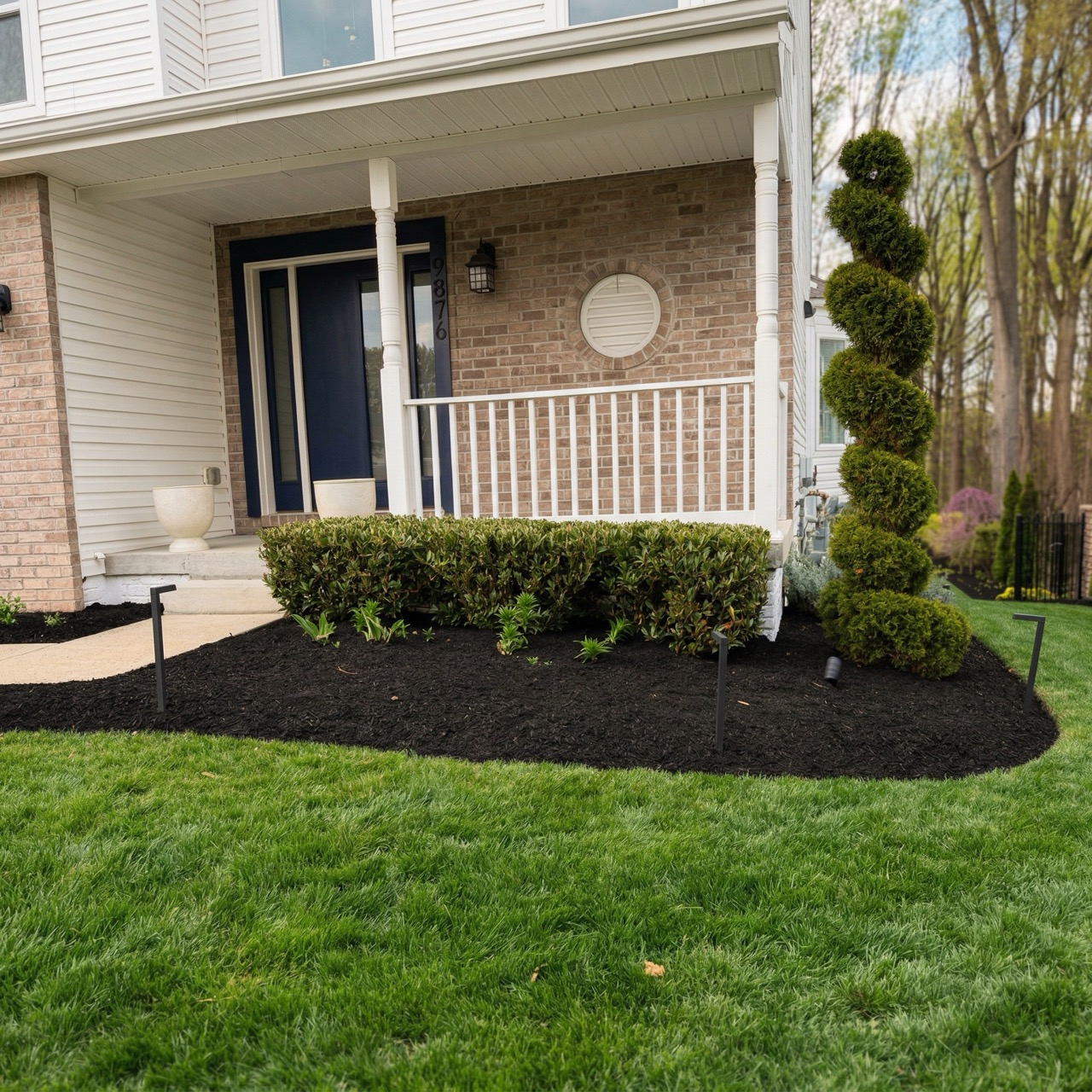 Mulch and landscape bed work by Green Life Landscaping